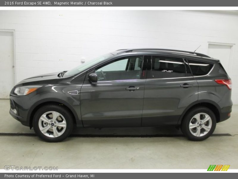 Magnetic Metallic / Charcoal Black 2016 Ford Escape SE 4WD