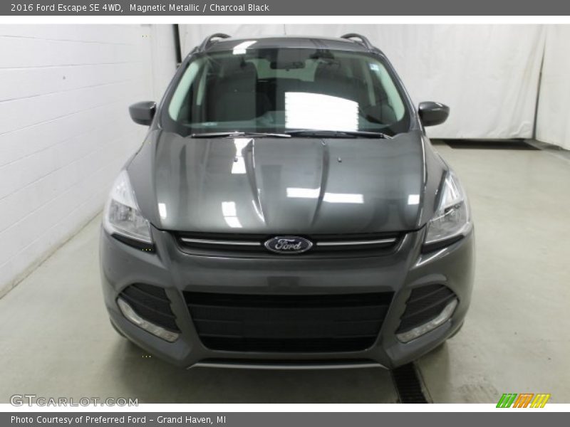 Magnetic Metallic / Charcoal Black 2016 Ford Escape SE 4WD