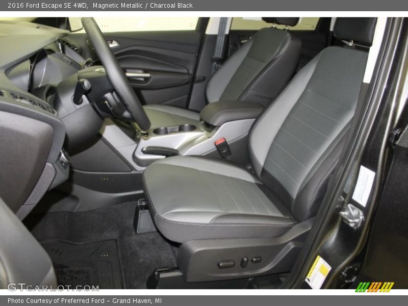 Magnetic Metallic / Charcoal Black 2016 Ford Escape SE 4WD