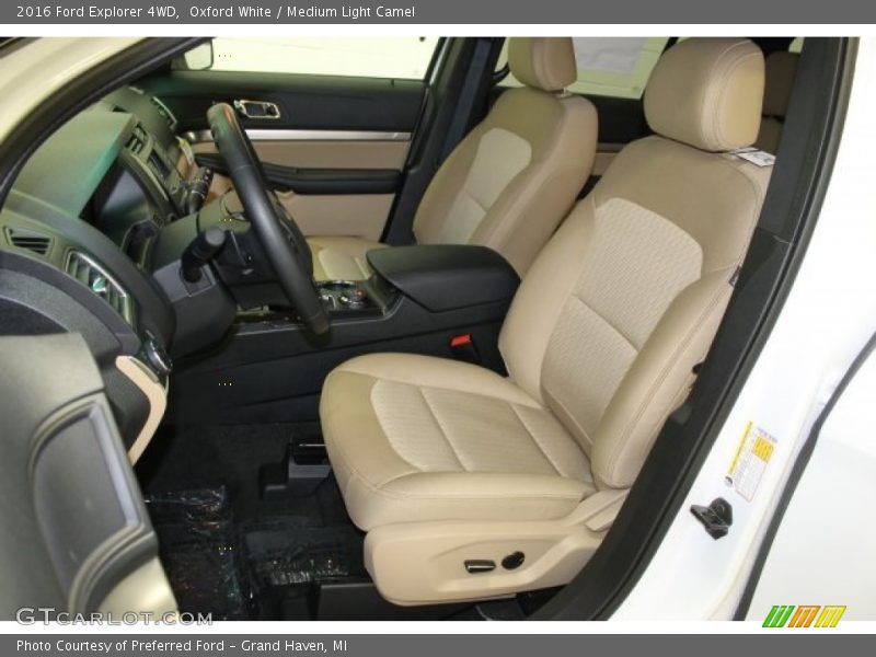 Front Seat of 2016 Explorer 4WD