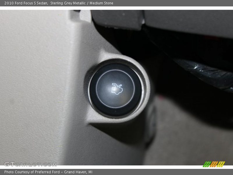 Sterling Grey Metallic / Medium Stone 2010 Ford Focus S Sedan