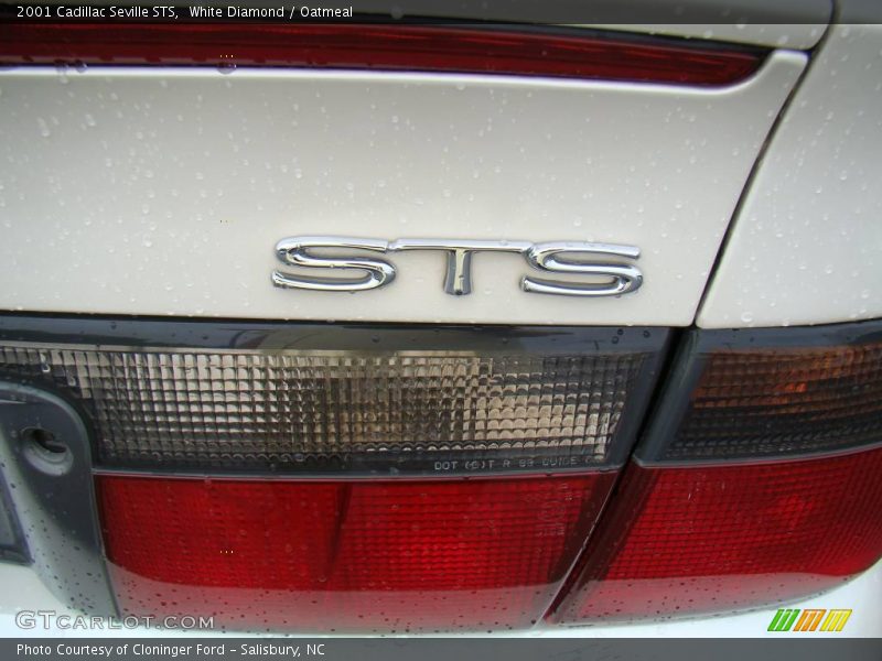 White Diamond / Oatmeal 2001 Cadillac Seville STS