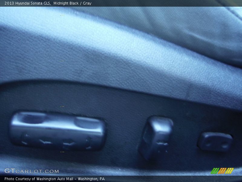 Midnight Black / Gray 2013 Hyundai Sonata GLS