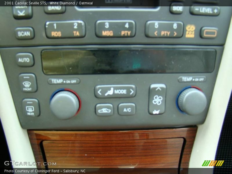 White Diamond / Oatmeal 2001 Cadillac Seville STS