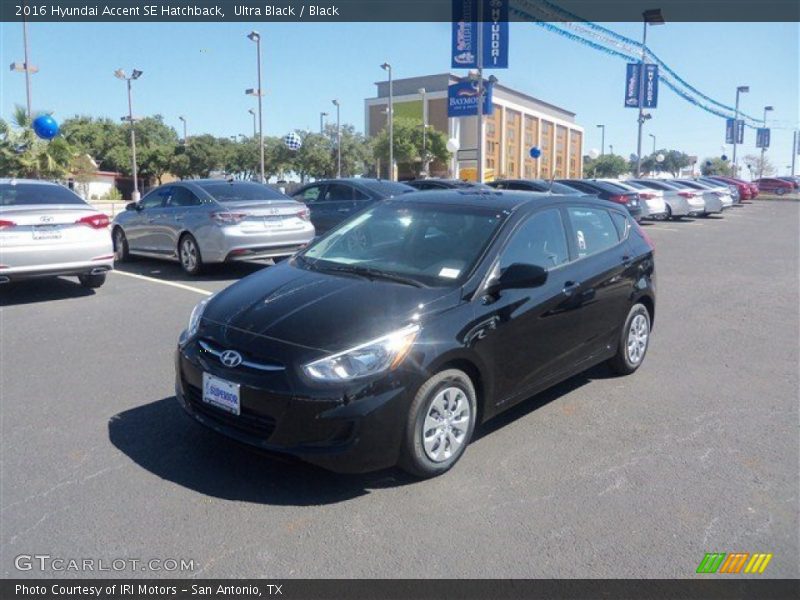 Ultra Black / Black 2016 Hyundai Accent SE Hatchback