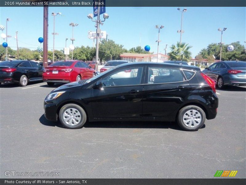 Ultra Black / Black 2016 Hyundai Accent SE Hatchback