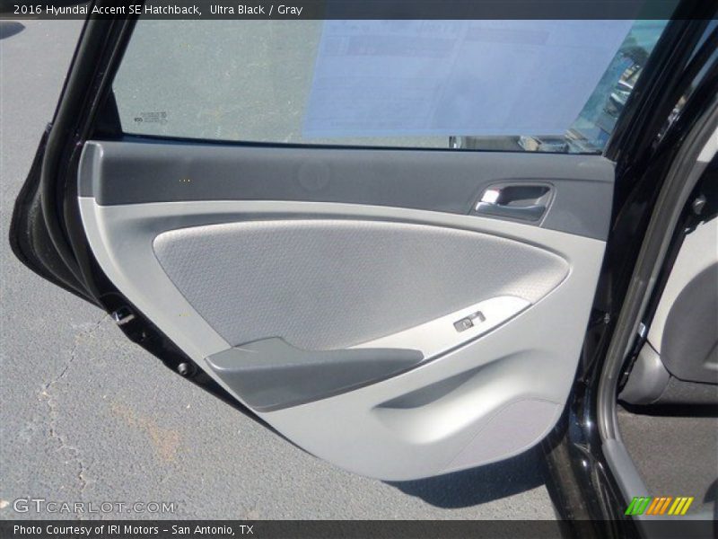 Ultra Black / Gray 2016 Hyundai Accent SE Hatchback