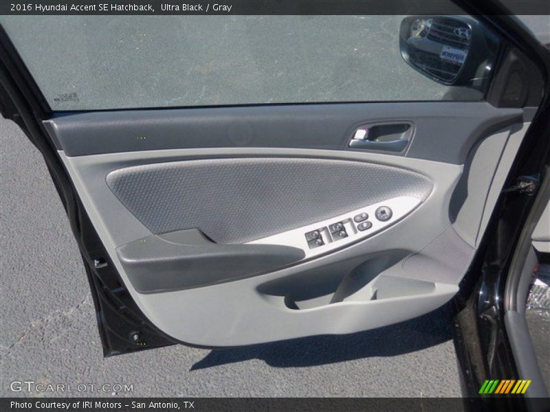 Ultra Black / Gray 2016 Hyundai Accent SE Hatchback