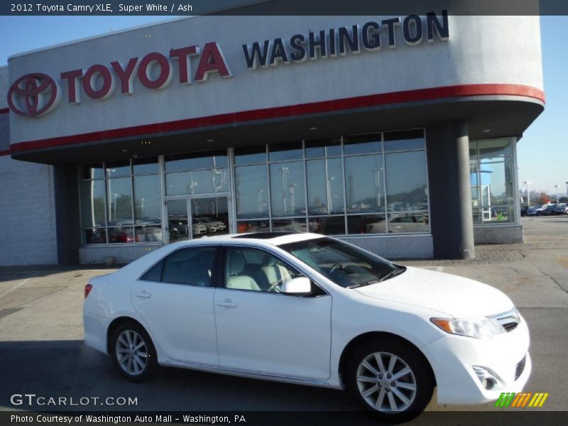 Super White / Ash 2012 Toyota Camry XLE