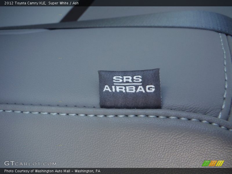 Super White / Ash 2012 Toyota Camry XLE