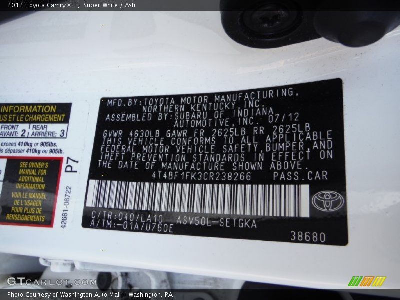 Super White / Ash 2012 Toyota Camry XLE