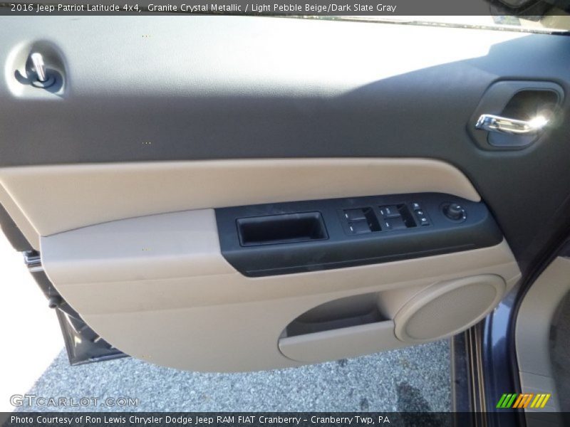 Granite Crystal Metallic / Light Pebble Beige/Dark Slate Gray 2016 Jeep Patriot Latitude 4x4