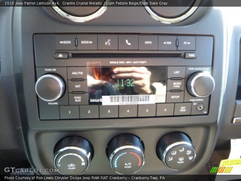 Granite Crystal Metallic / Light Pebble Beige/Dark Slate Gray 2016 Jeep Patriot Latitude 4x4
