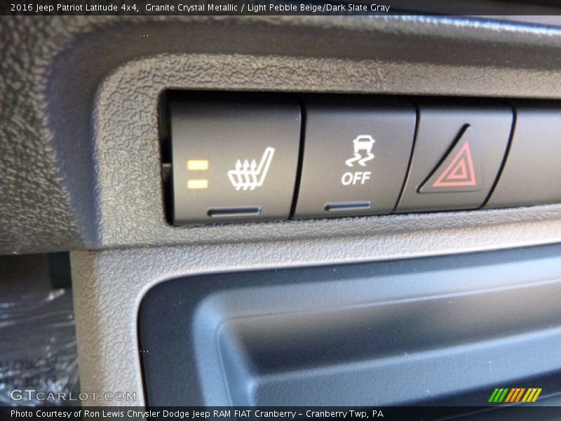 Granite Crystal Metallic / Light Pebble Beige/Dark Slate Gray 2016 Jeep Patriot Latitude 4x4