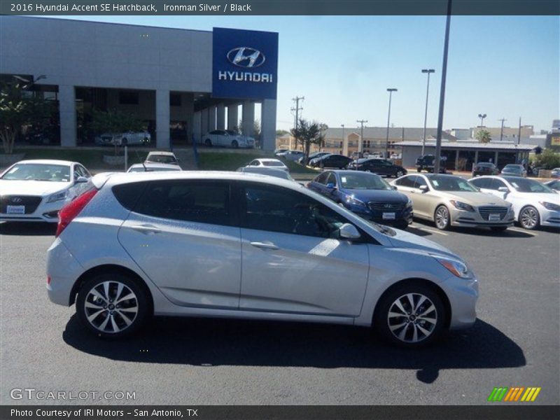 Ironman Silver / Black 2016 Hyundai Accent SE Hatchback