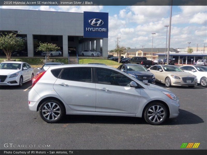 Ironman Silver / Black 2016 Hyundai Accent SE Hatchback