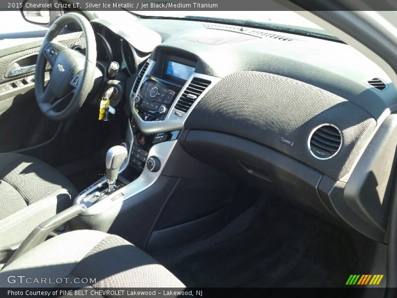 Silver Ice Metallic / Jet Black/Medium Titanium 2015 Chevrolet Cruze LT