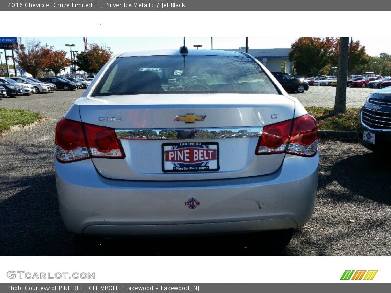Silver Ice Metallic / Jet Black 2016 Chevrolet Cruze Limited LT