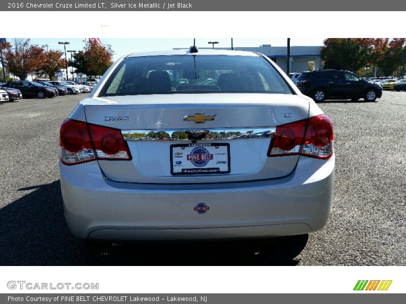 Silver Ice Metallic / Jet Black 2016 Chevrolet Cruze Limited LT