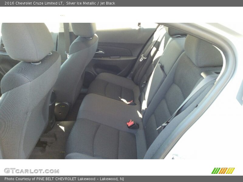 Silver Ice Metallic / Jet Black 2016 Chevrolet Cruze Limited LT