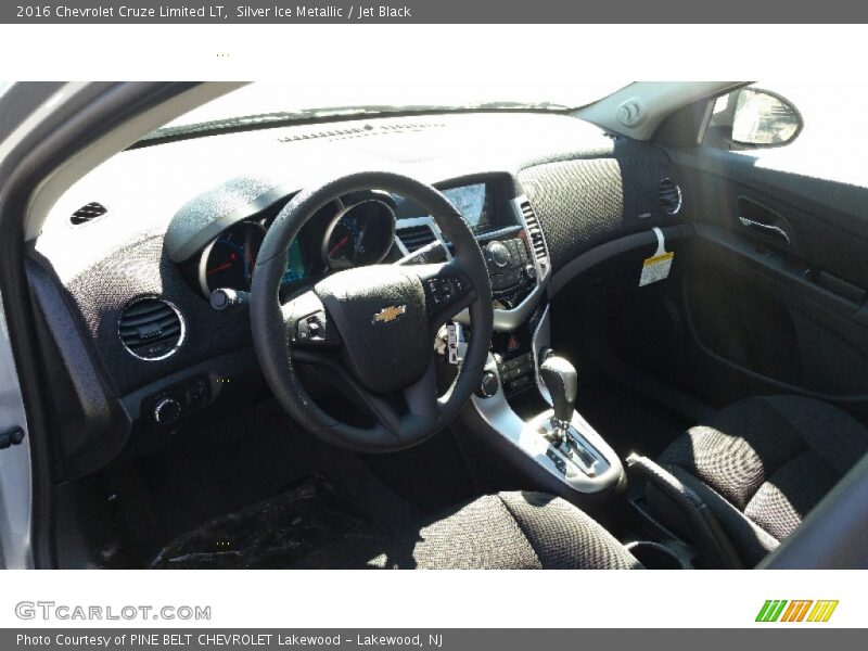 Silver Ice Metallic / Jet Black 2016 Chevrolet Cruze Limited LT