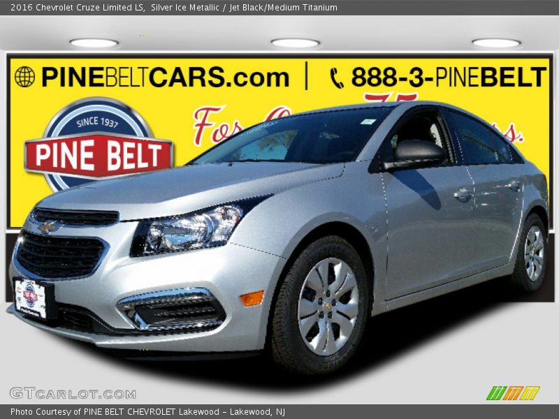 Silver Ice Metallic / Jet Black/Medium Titanium 2016 Chevrolet Cruze Limited LS