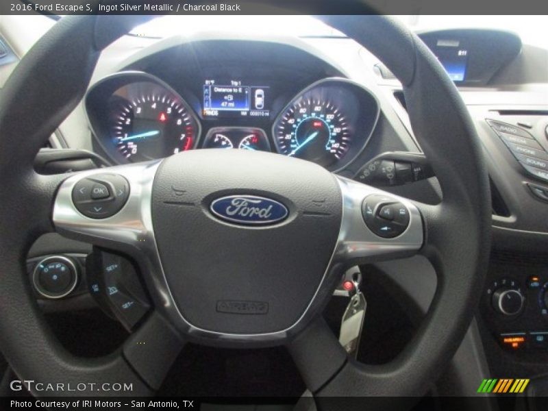 Ingot Silver Metallic / Charcoal Black 2016 Ford Escape S