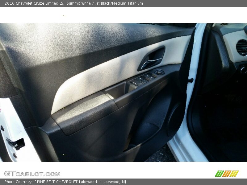 Summit White / Jet Black/Medium Titanium 2016 Chevrolet Cruze Limited LS