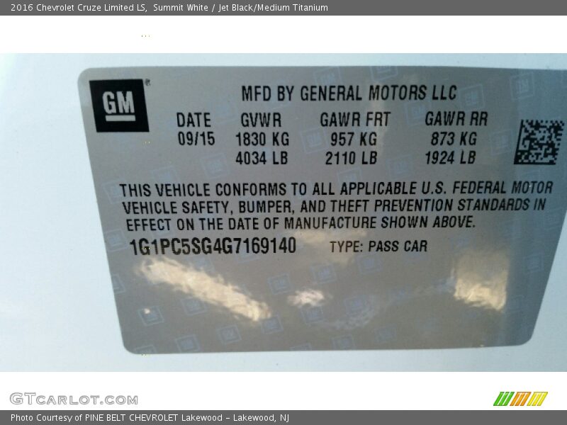 Summit White / Jet Black/Medium Titanium 2016 Chevrolet Cruze Limited LS