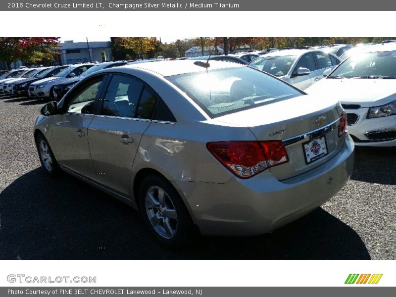Champagne Silver Metallic / Medium Titanium 2016 Chevrolet Cruze Limited LT