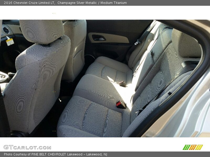 Champagne Silver Metallic / Medium Titanium 2016 Chevrolet Cruze Limited LT