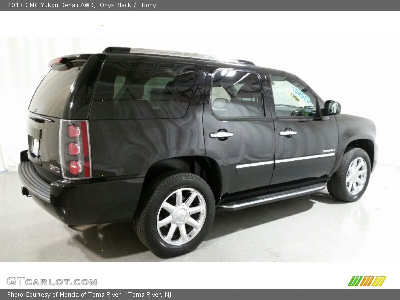 Onyx Black / Ebony 2013 GMC Yukon Denali AWD