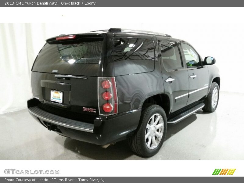 Onyx Black / Ebony 2013 GMC Yukon Denali AWD
