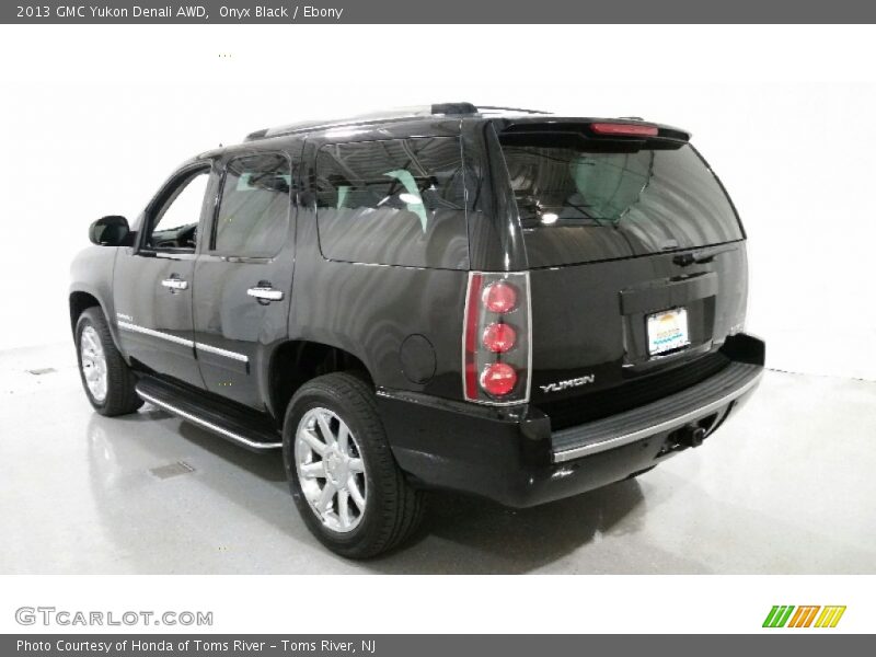 Onyx Black / Ebony 2013 GMC Yukon Denali AWD