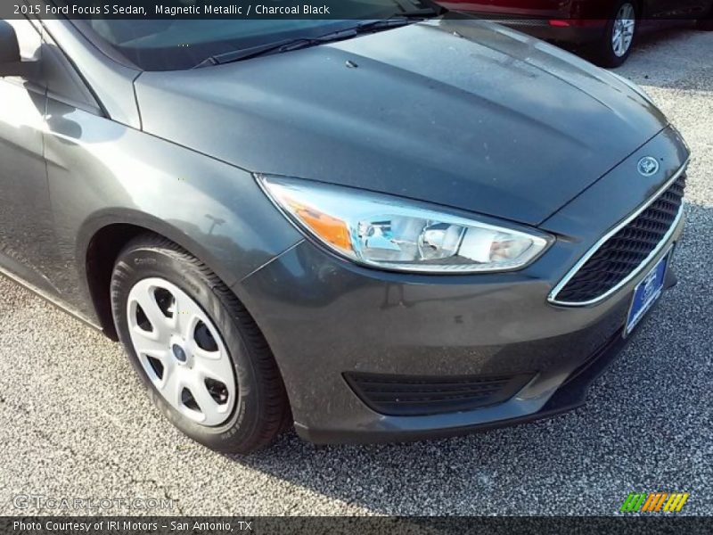 Magnetic Metallic / Charcoal Black 2015 Ford Focus S Sedan