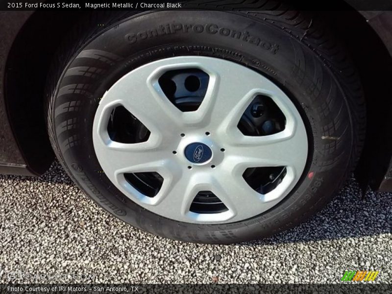 Magnetic Metallic / Charcoal Black 2015 Ford Focus S Sedan