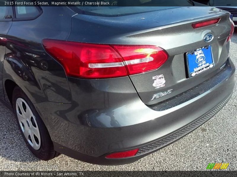 Magnetic Metallic / Charcoal Black 2015 Ford Focus S Sedan