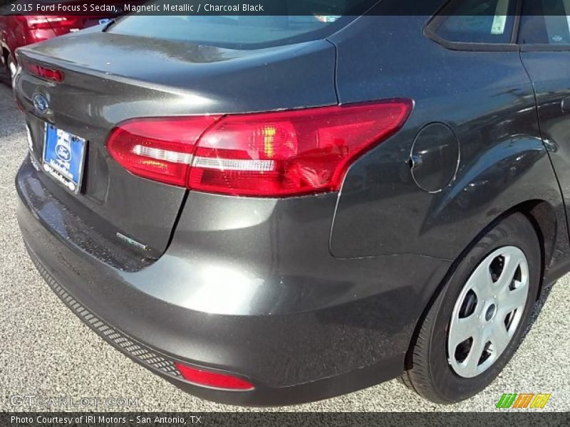 Magnetic Metallic / Charcoal Black 2015 Ford Focus S Sedan