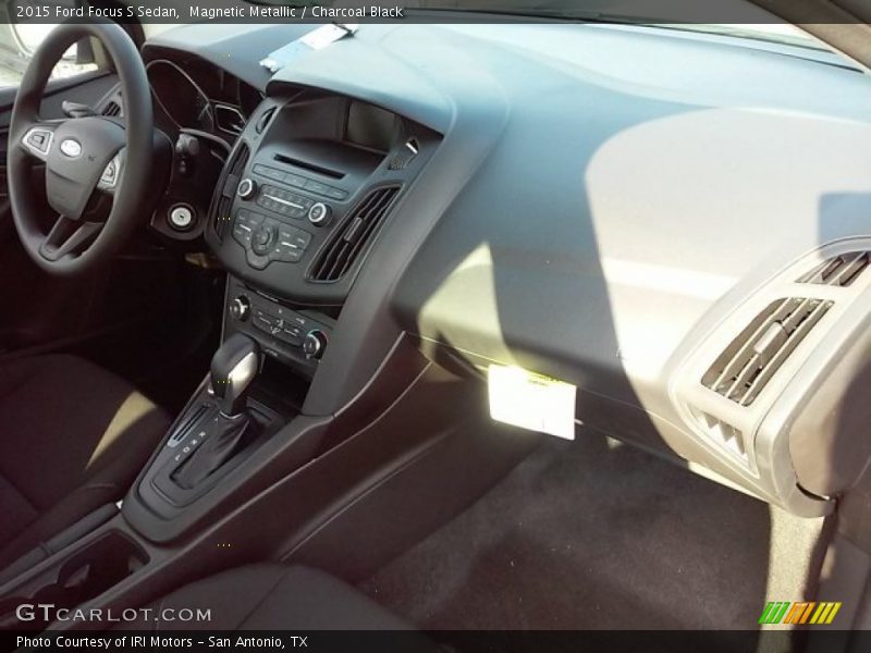 Magnetic Metallic / Charcoal Black 2015 Ford Focus S Sedan