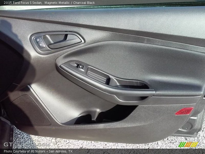 Magnetic Metallic / Charcoal Black 2015 Ford Focus S Sedan