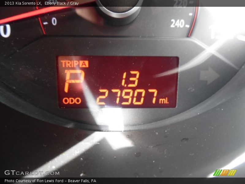 Ebony Black / Gray 2013 Kia Sorento LX