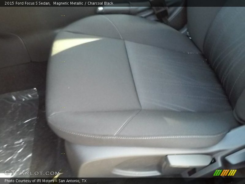 Magnetic Metallic / Charcoal Black 2015 Ford Focus S Sedan