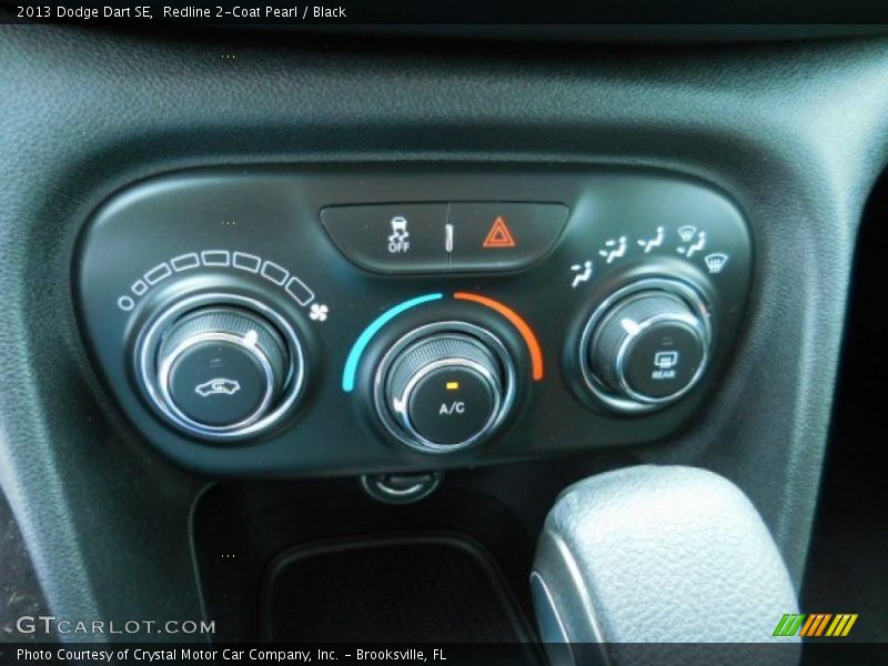 Redline 2-Coat Pearl / Black 2013 Dodge Dart SE