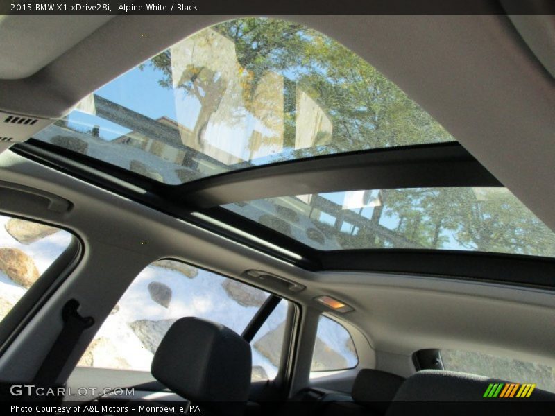 Alpine White / Black 2015 BMW X1 xDrive28i