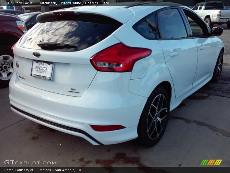 Oxford White / Charcoal Black 2015 Ford Focus SE Hatchback