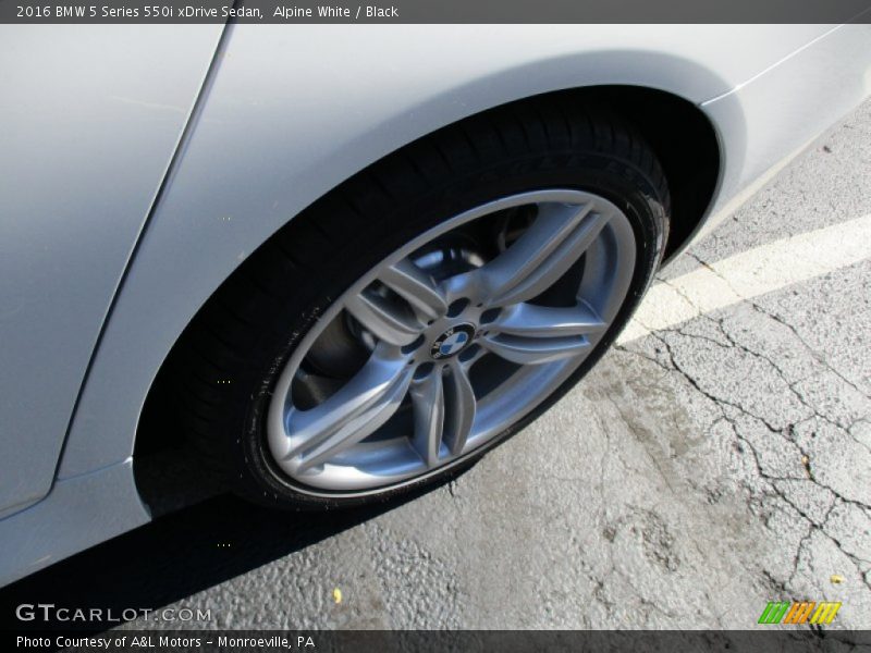 Alpine White / Black 2016 BMW 5 Series 550i xDrive Sedan