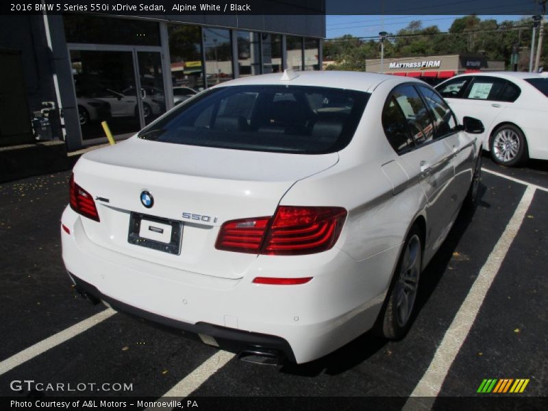 Alpine White / Black 2016 BMW 5 Series 550i xDrive Sedan