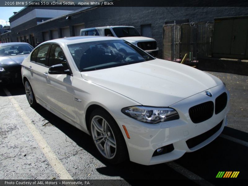 Alpine White / Black 2016 BMW 5 Series 550i xDrive Sedan