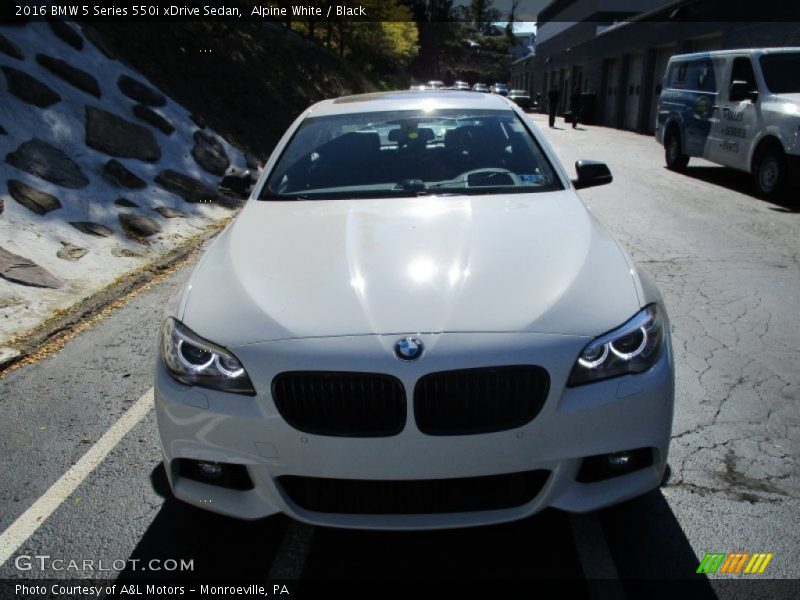 Alpine White / Black 2016 BMW 5 Series 550i xDrive Sedan