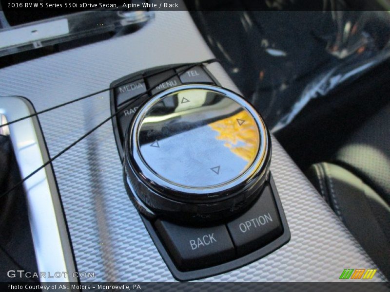 Controls of 2016 5 Series 550i xDrive Sedan